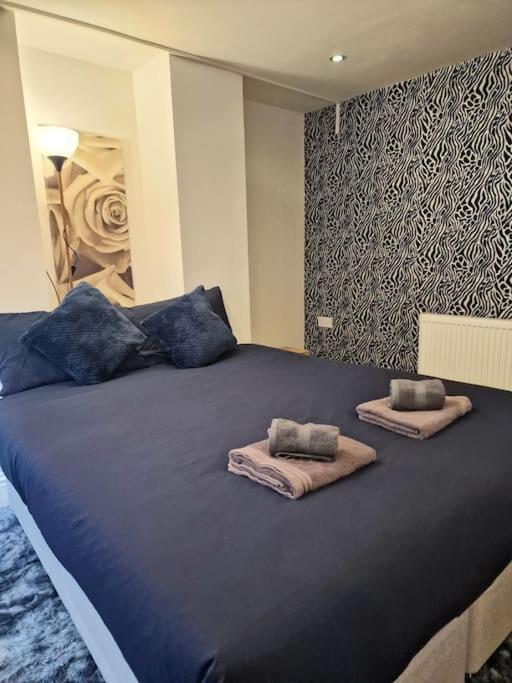 Private Courtyard Apartment In Bradford With Parking Shipley  Eksteriør bilde